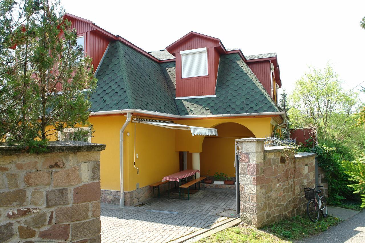 Апартаменты Valentina Apartmanhaz Богач Экстерьер фото