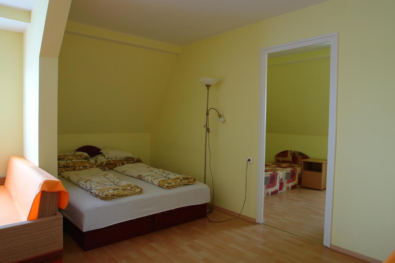 Апартаменты Valentina Apartmanhaz Богач Экстерьер фото