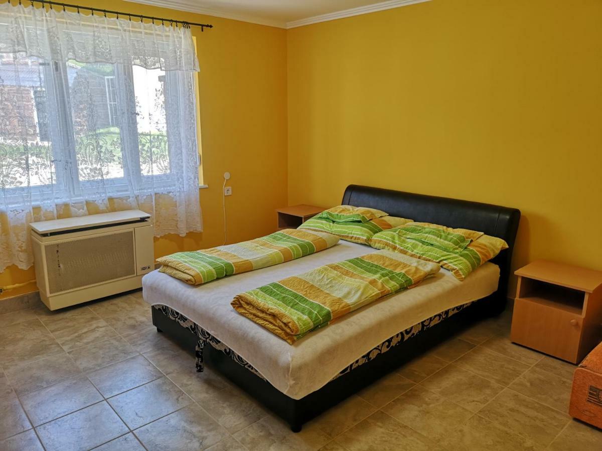 Апартаменты Valentina Apartmanhaz Богач Экстерьер фото